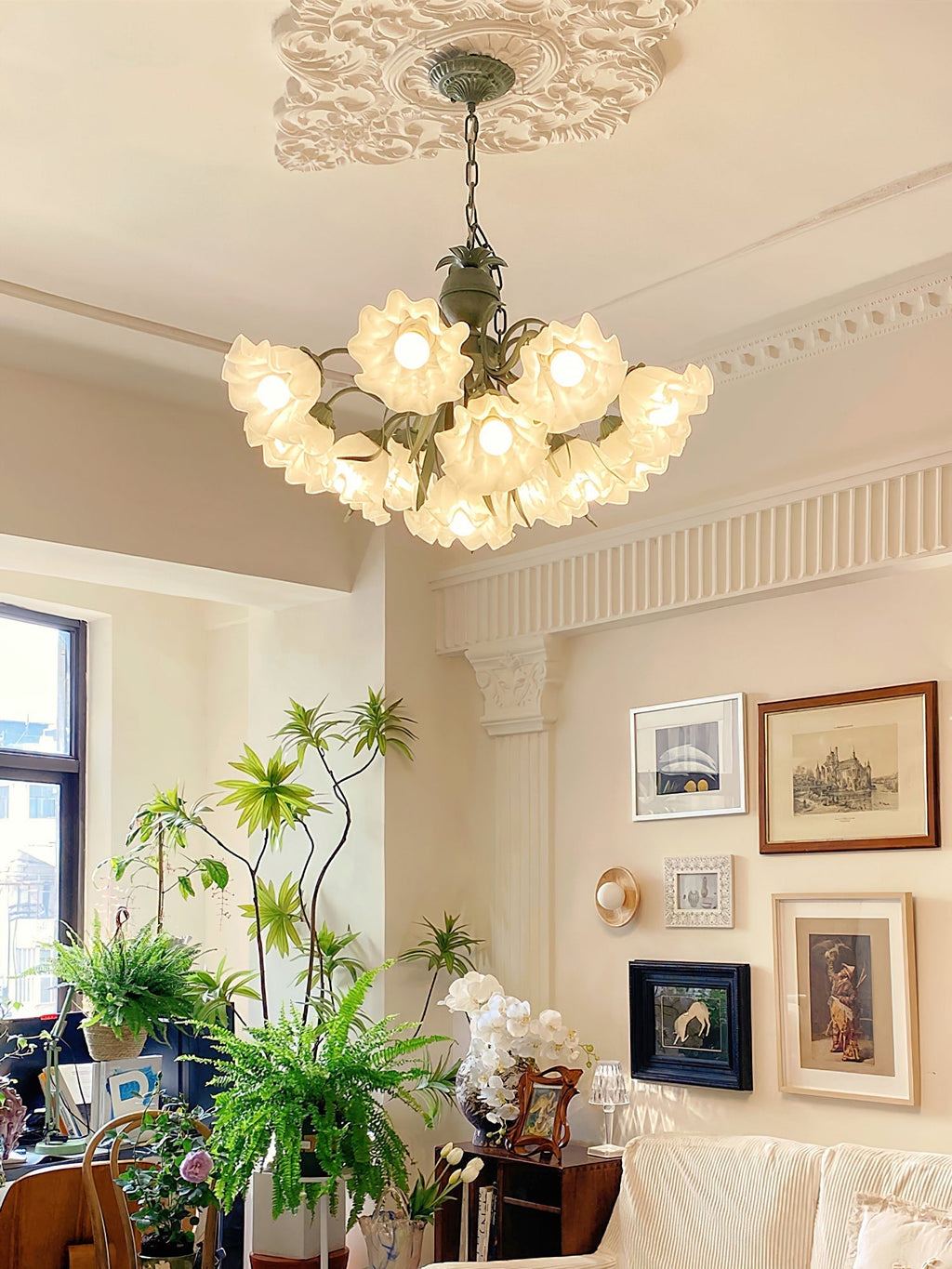 Mavina Metal Chandelier-Moonnatur