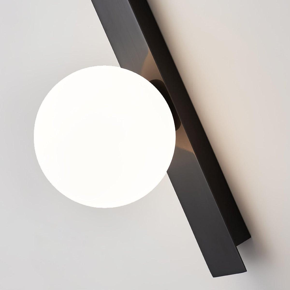 Dalmere Glass Wall Light-Moonnatur