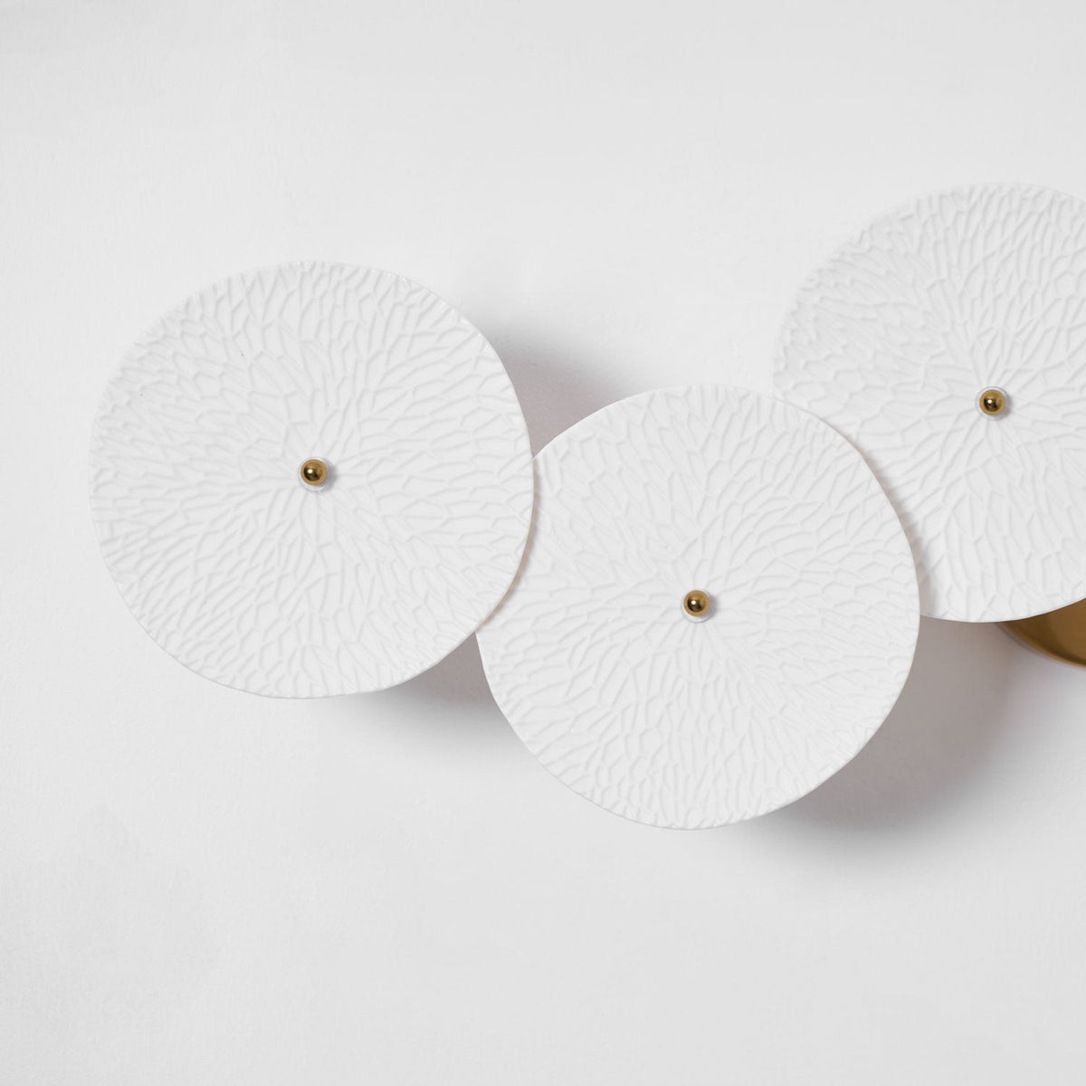 Zoralia Ceramic Wall Lamp-Moonnatur