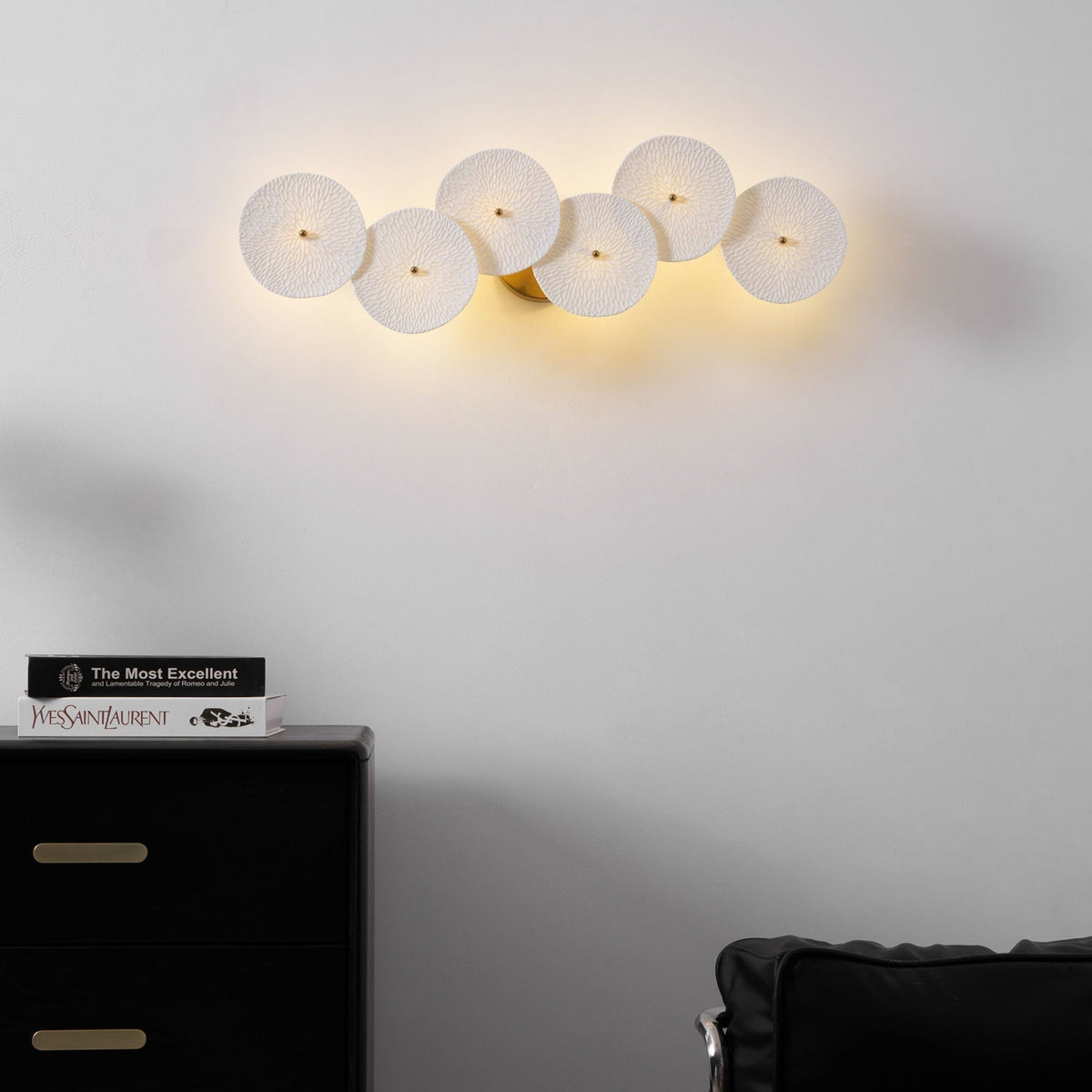 Zoralia Ceramic Wall Lamp-Moonnatur