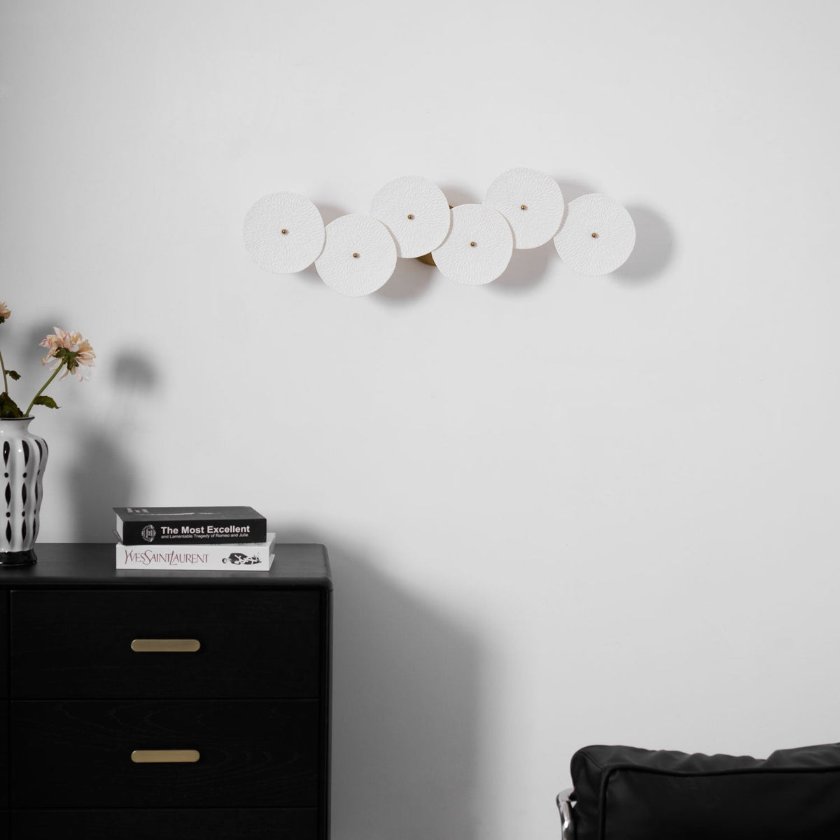 Zoralia Ceramic Wall Lamp-Moonnatur