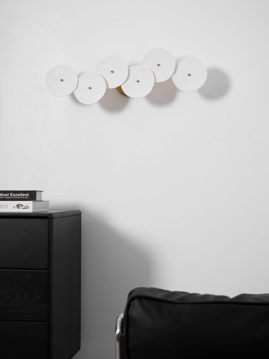 Zoralia Ceramic Wall Lamp-Moonnatur