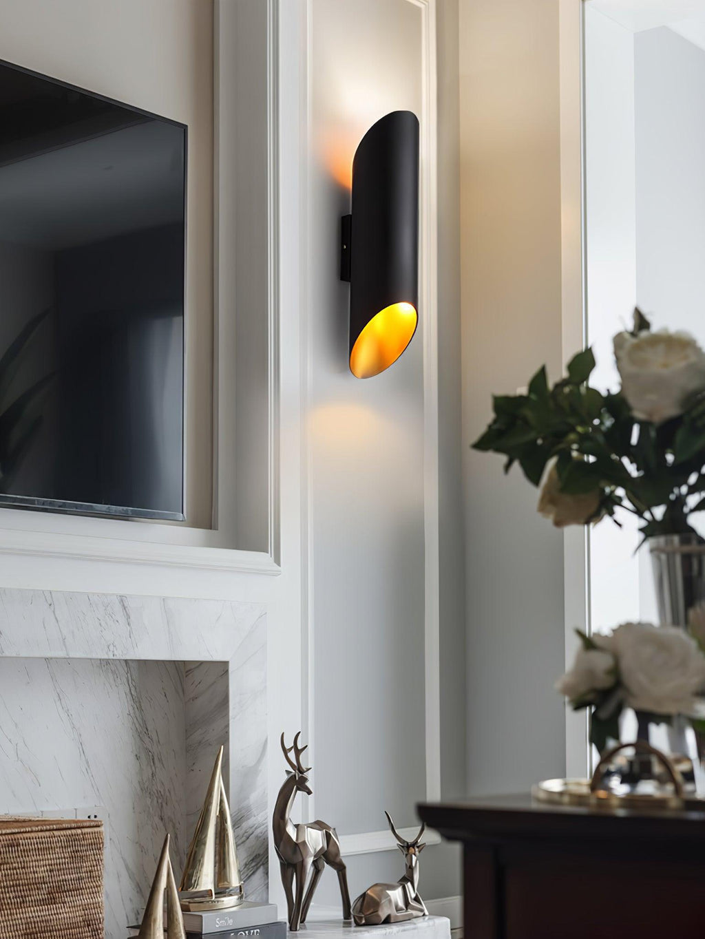 Larenera Aluminium Wall Light-Moonnatur