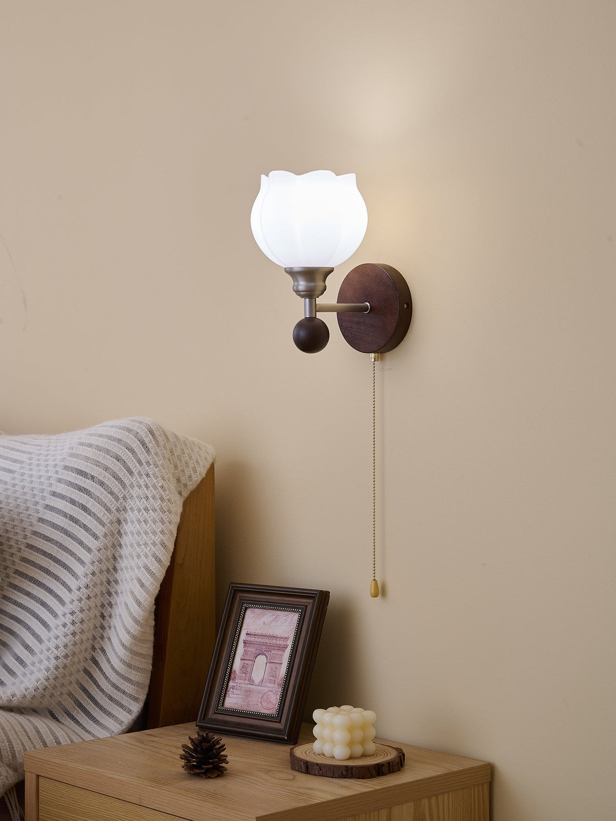 Zelvenenna Glass Wall Light-Moonnatur
