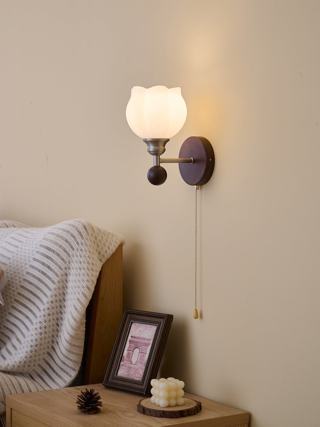 Zelvenenna Glass Wall Light-Moonnatur