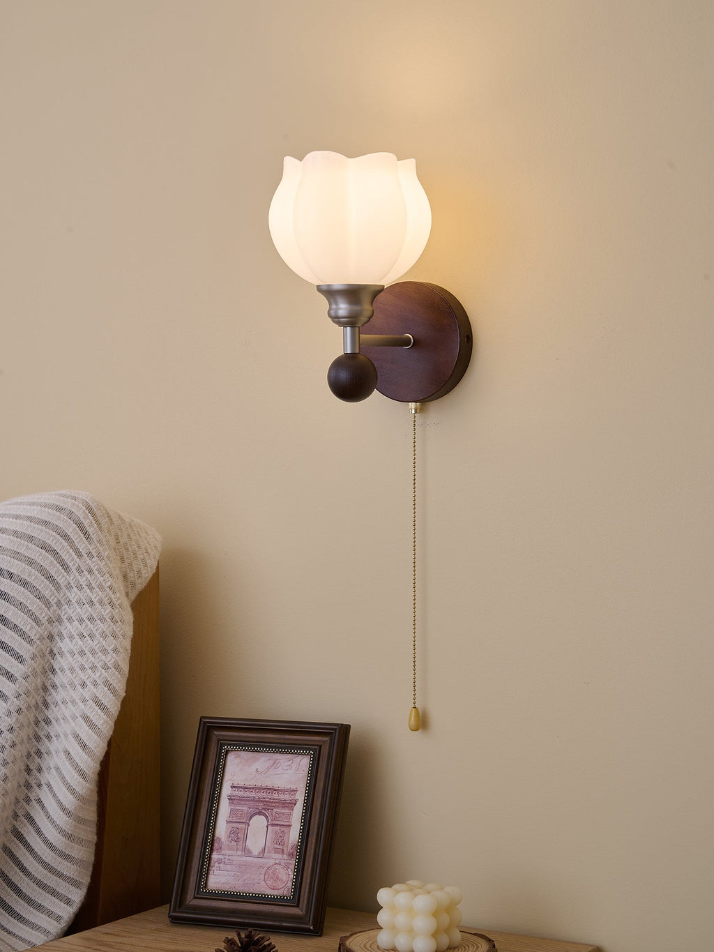 Zelvenenna Glass Wall Light-Moonnatur