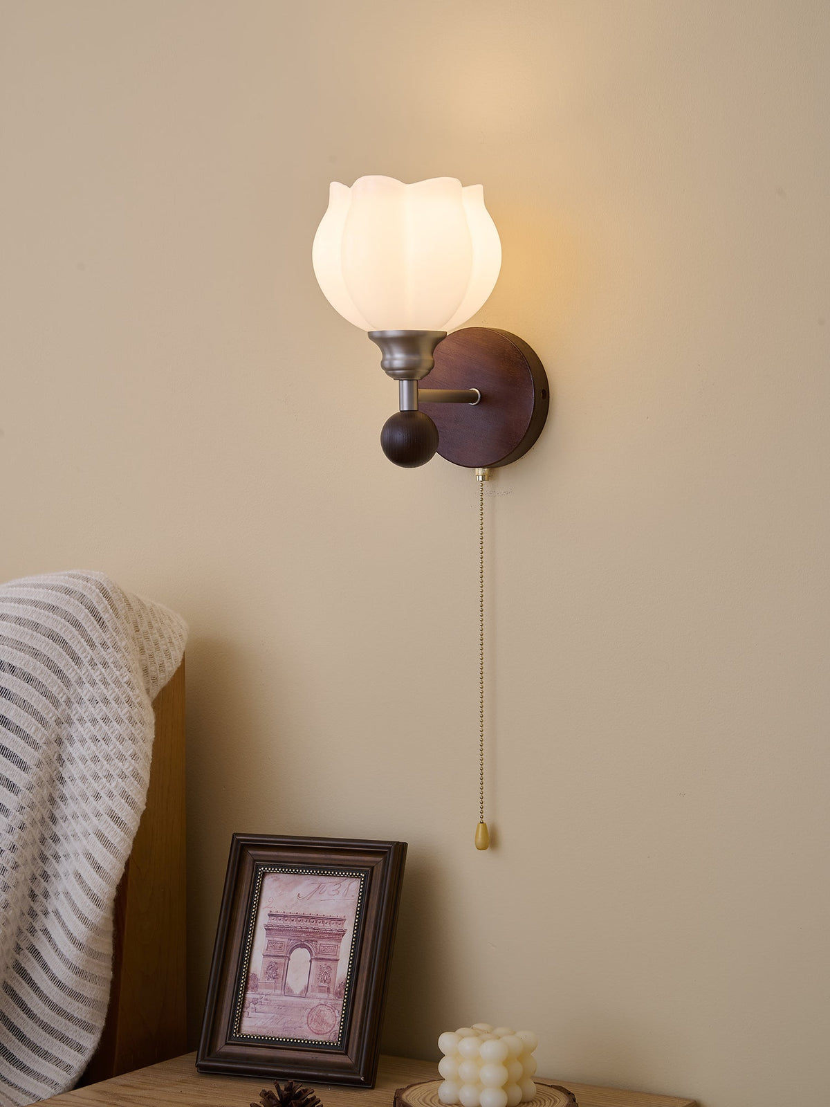 Zelvenenna Glass Wall Light-Moonnatur