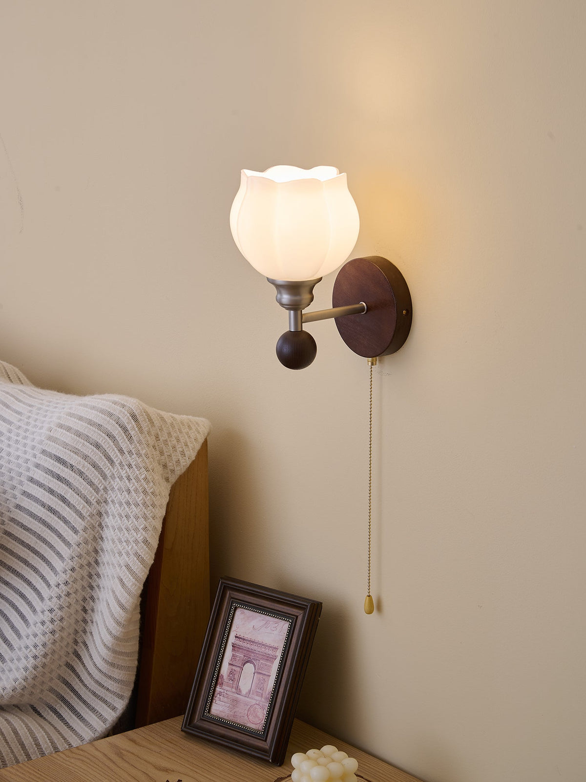 Zelvenenna Glass Wall Light-Moonnatur