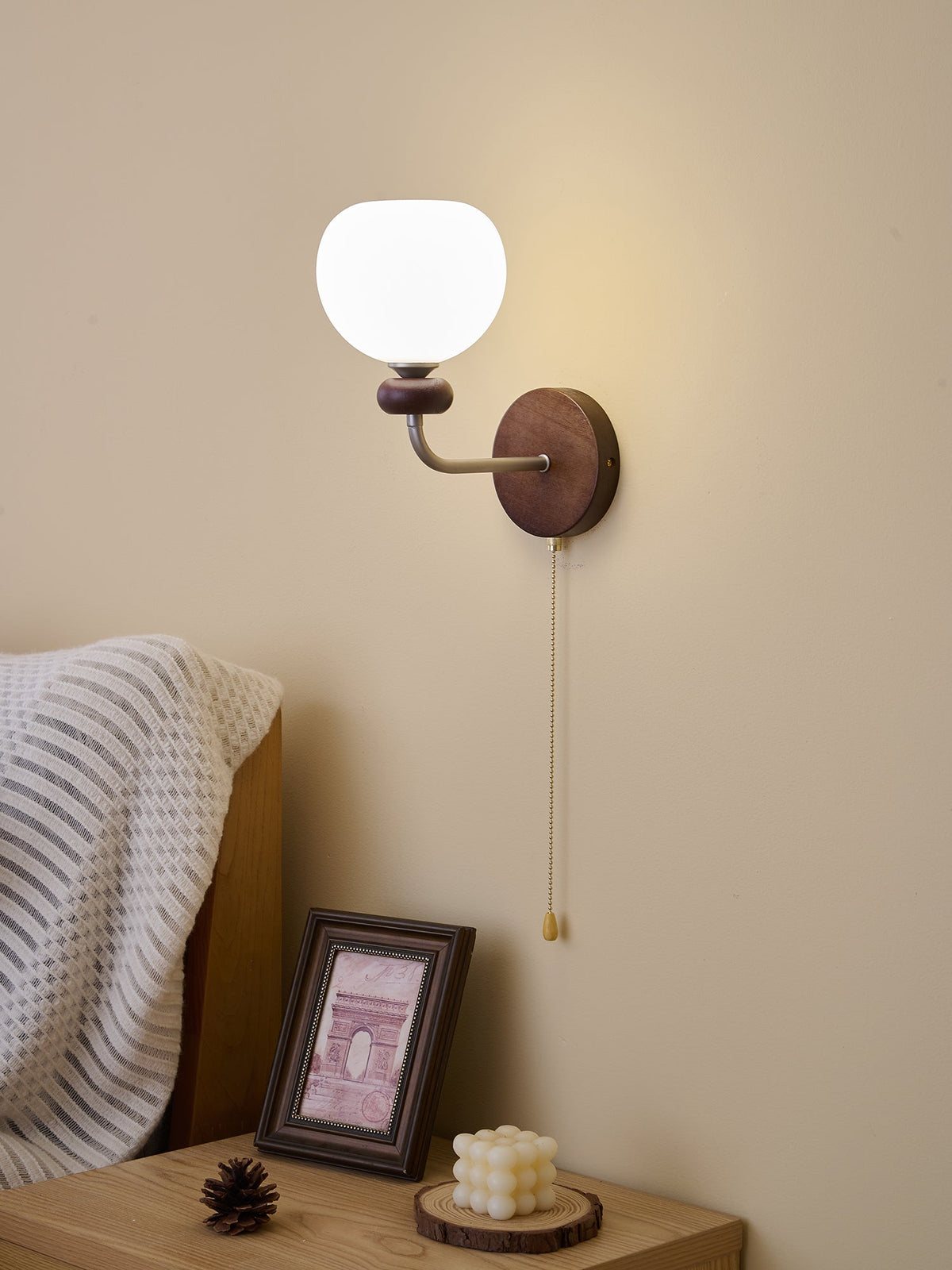 Zelvenenna Glass Wall Light-Moonnatur