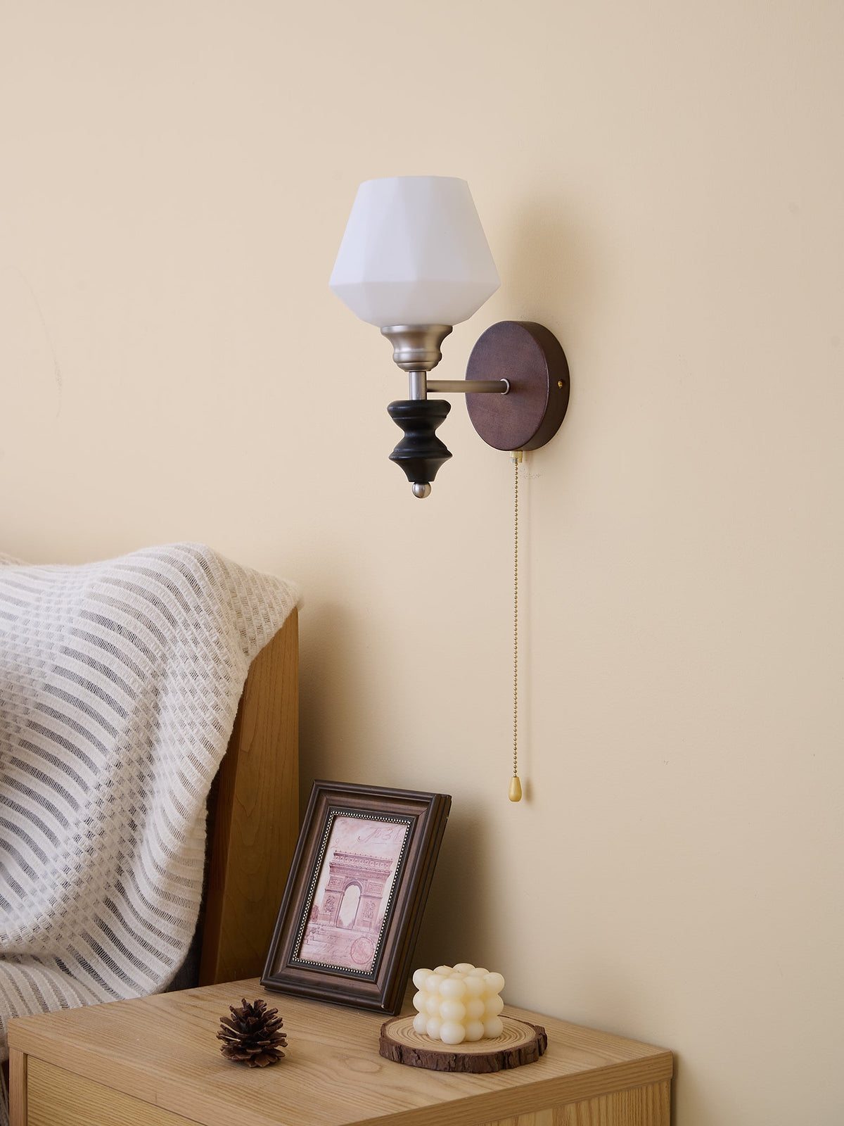 Zelvenenna Glass Wall Light-Moonnatur
