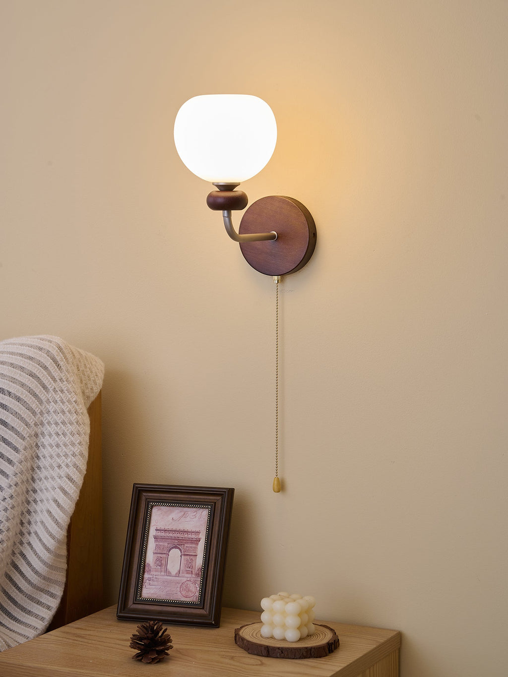 Zelvenenna Glass Wall Light-Moonnatur