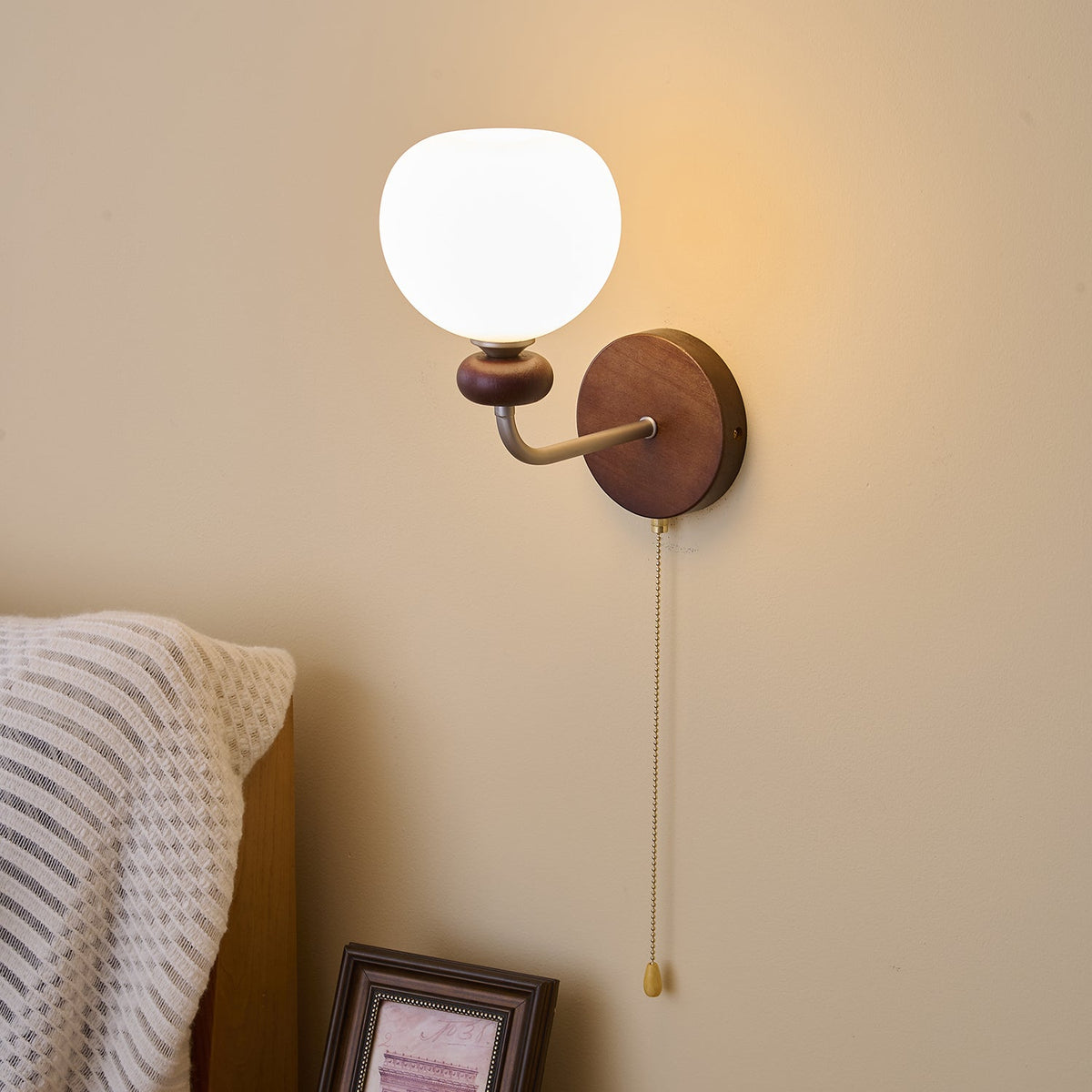 Zelvenenna Glass Wall Light-Moonnatur