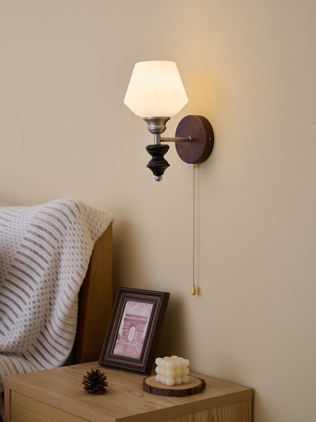 Zelvenenna Glass Wall Light-Moonnatur