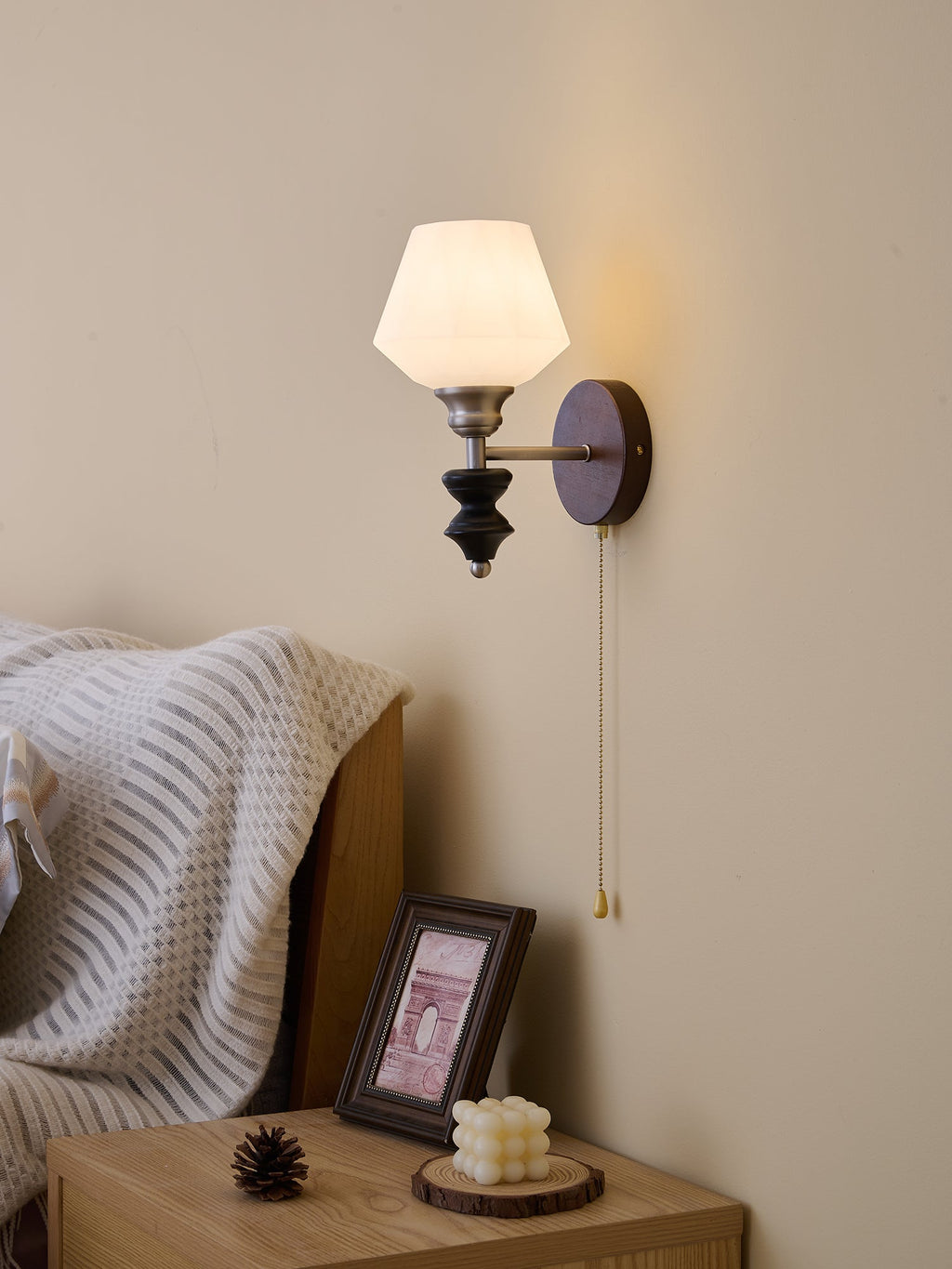 Zelvenenna Glass Wall Light-Moonnatur