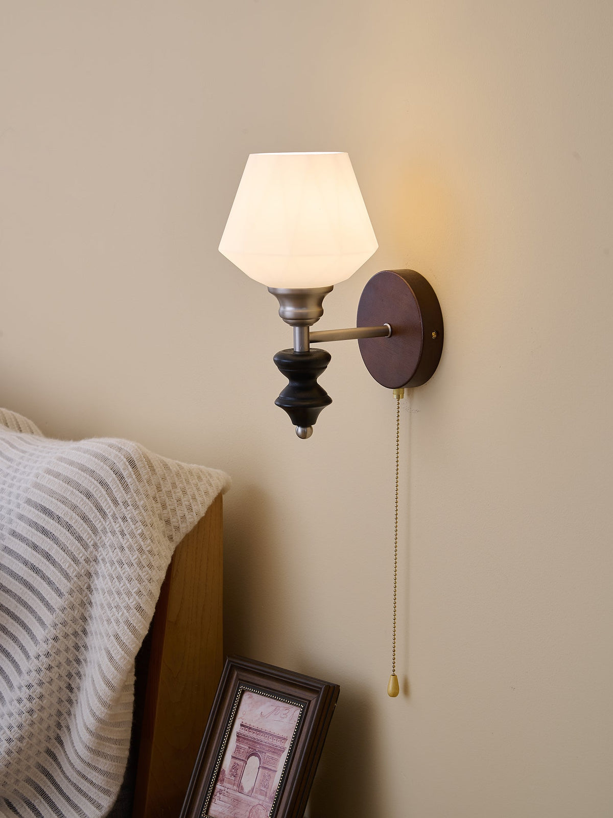 Zelvenenna Glass Wall Light-Moonnatur