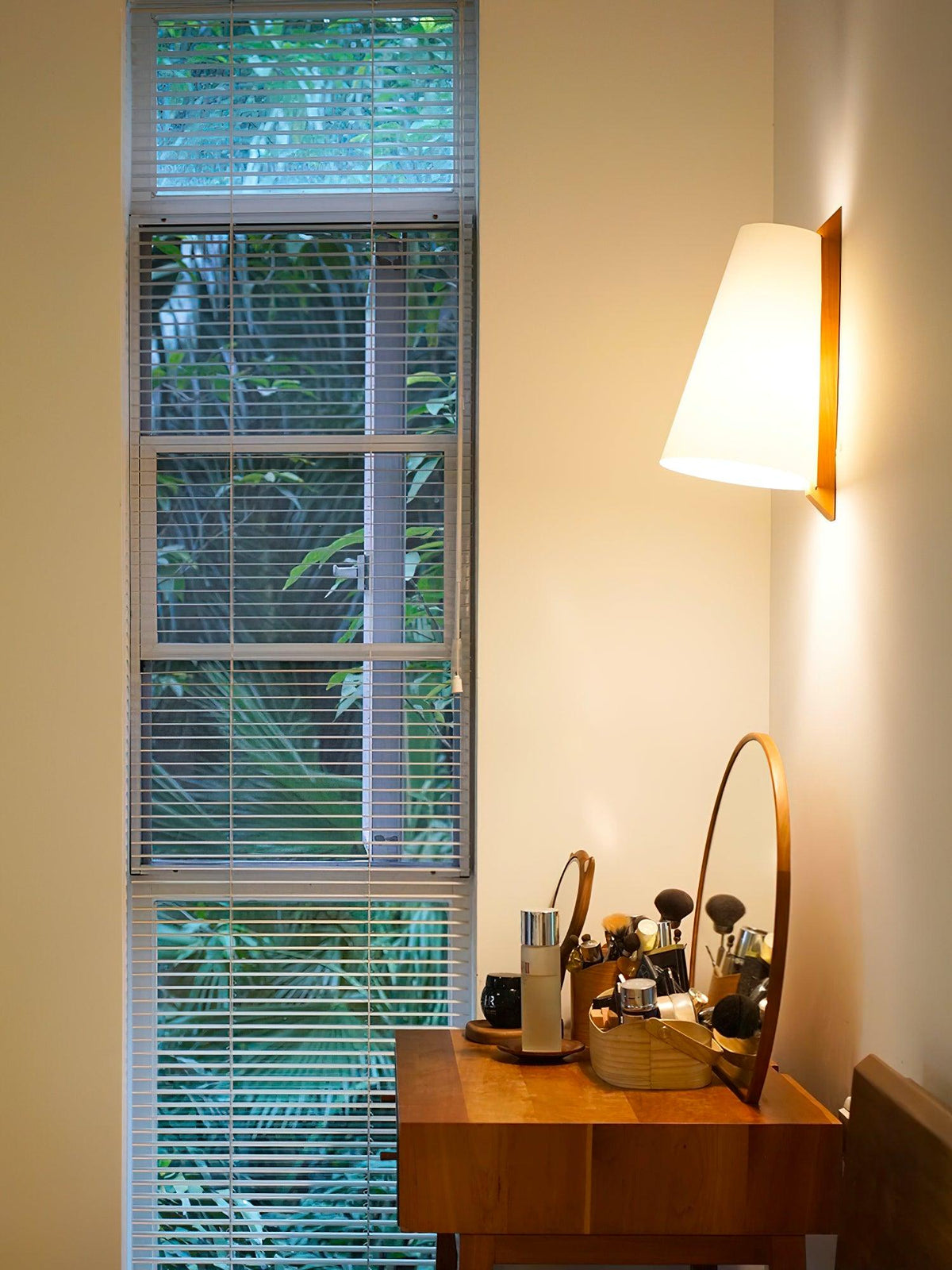 Wemoria Wood Wall Lamp-Moonnatur