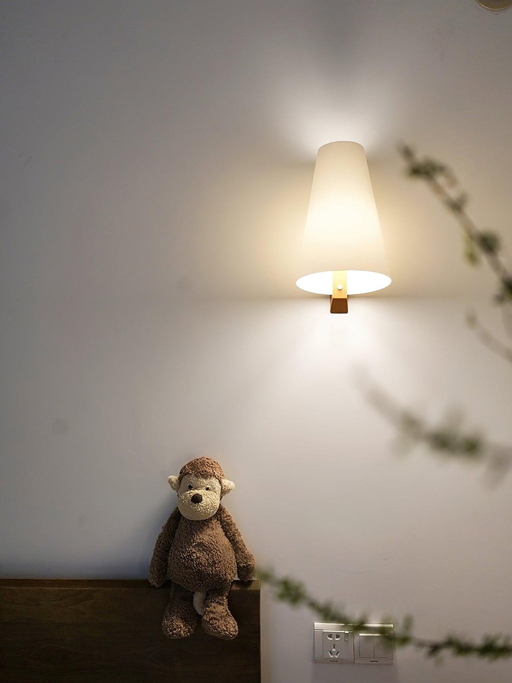 Wemoria Wood Wall Lamp-Moonnatur