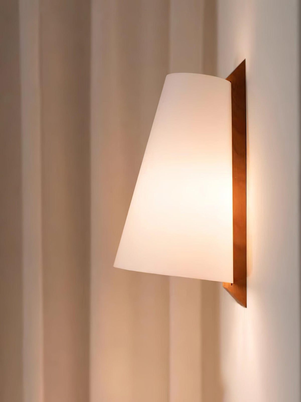 Wemoria Wood Wall Lamp-Moonnatur