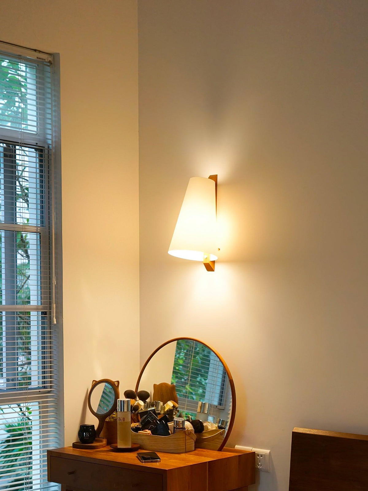 Wemoria Wood Wall Lamp-Moonnatur