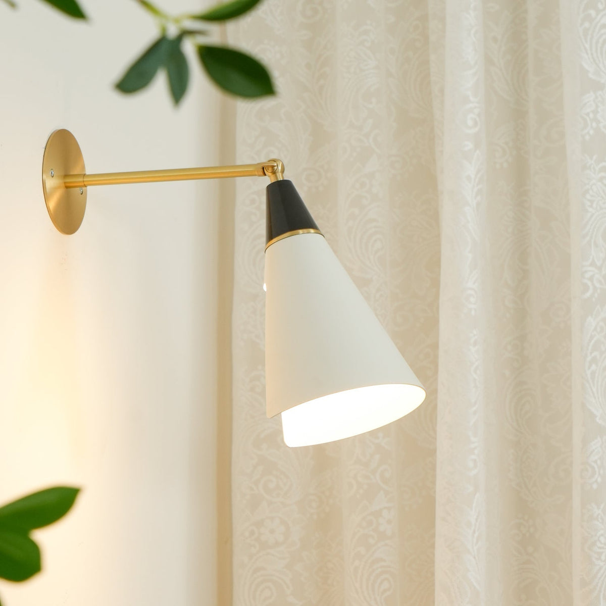 Jasselle Glass Wall Light-Moonnatur