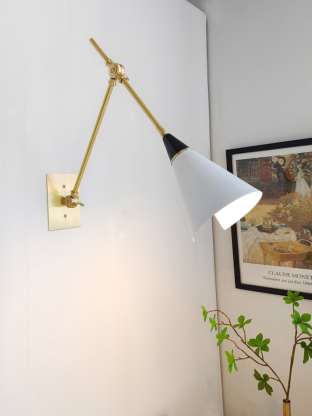 Kelmora Glass Wall Light-Moonnatur