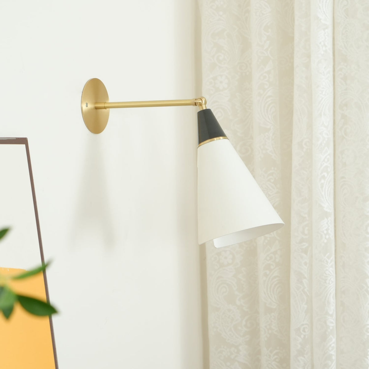 Jasselle Glass Wall Light-Moonnatur