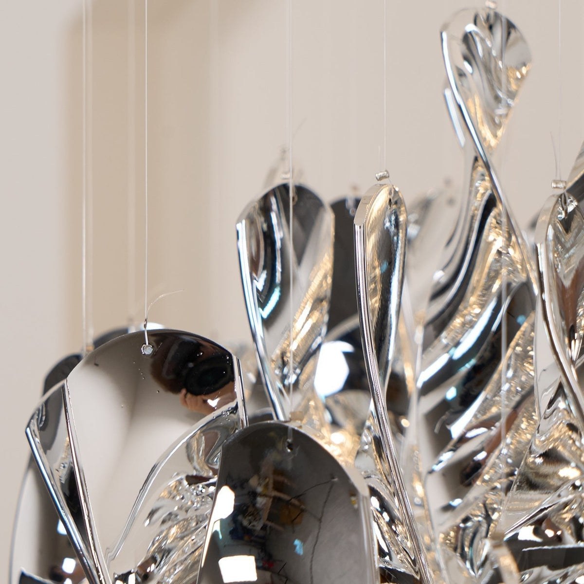 Lorrenis Acrylic Chandelier-Moonnatur