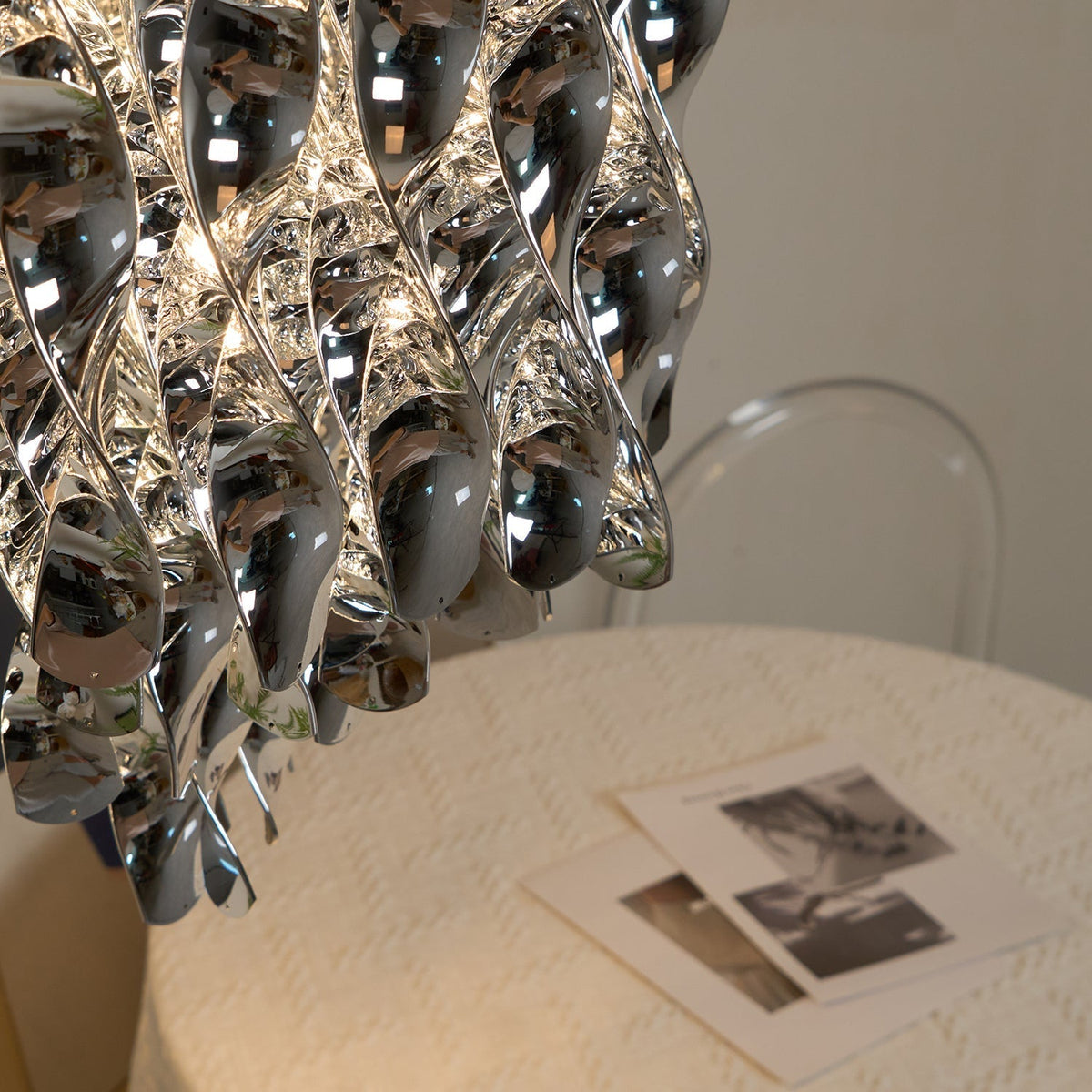 Lorrenis Acrylic Chandelier-Moonnatur