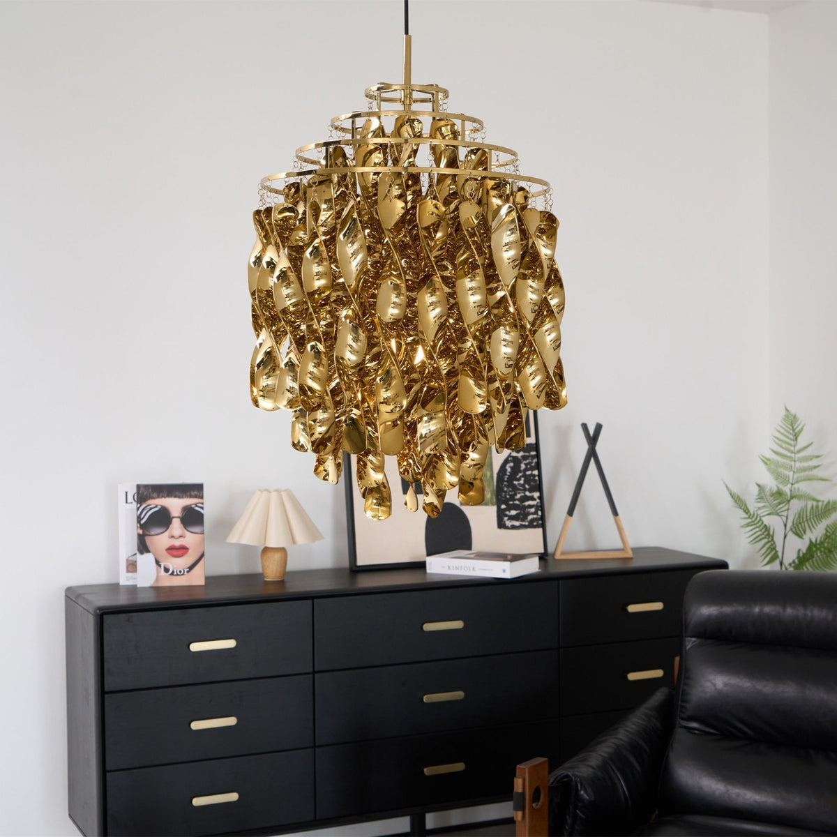 Lorrenis Acrylic Chandelier-Moonnatur