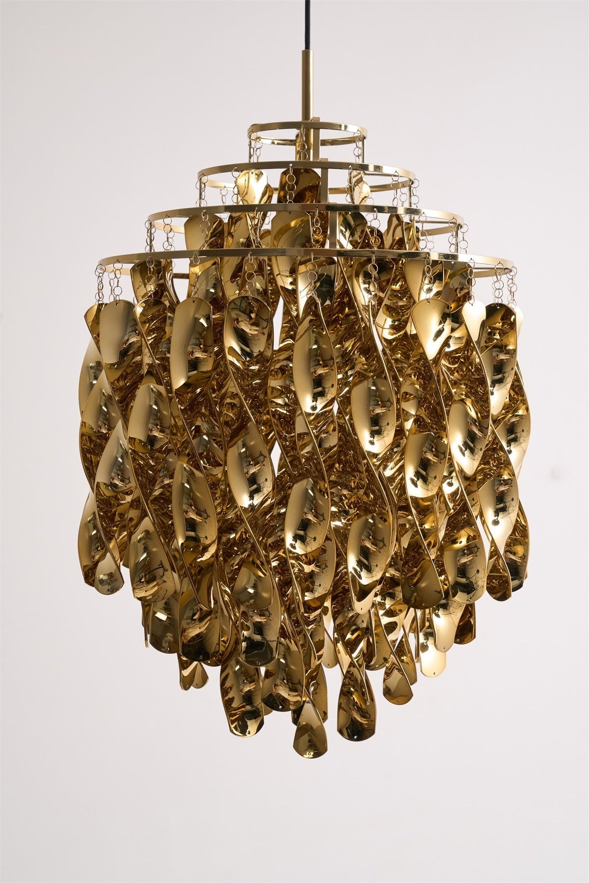 Lorrenis Acrylic Chandelier-Moonnatur
