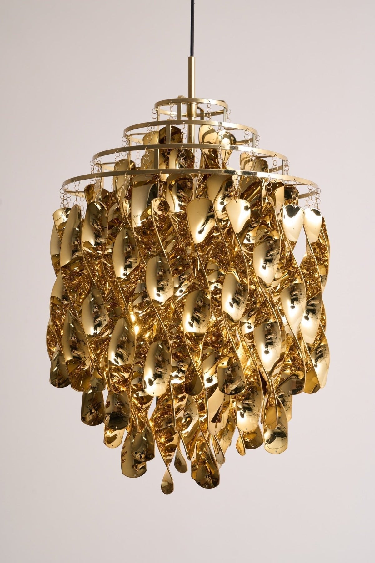 Lorrenis Acrylic Chandelier-Moonnatur