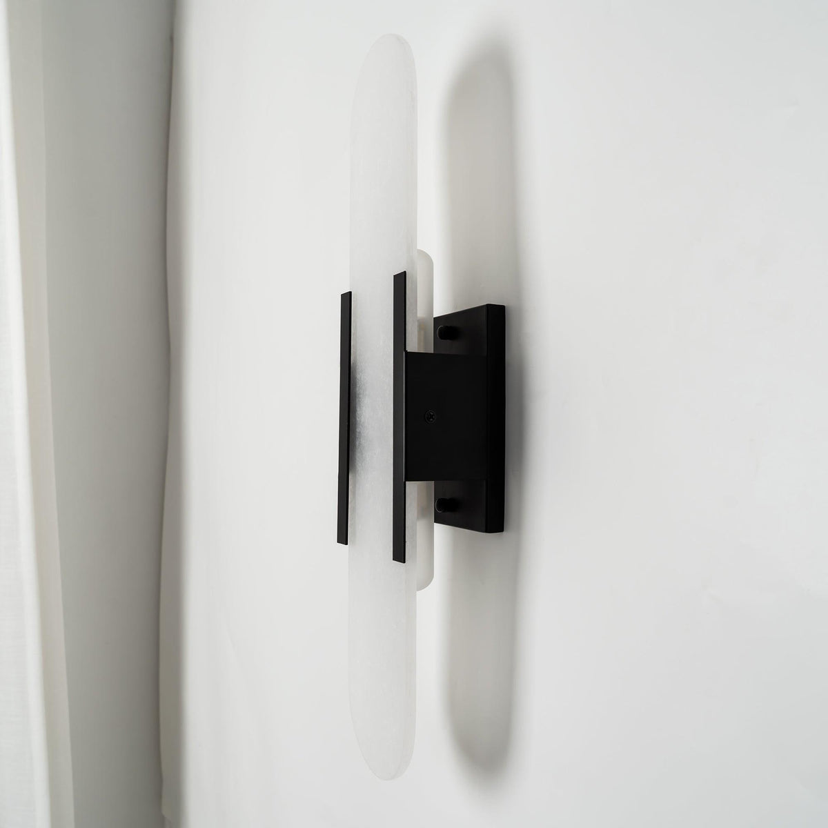 Veo Luxury Alabaster Wall Lamp - Neutralighting