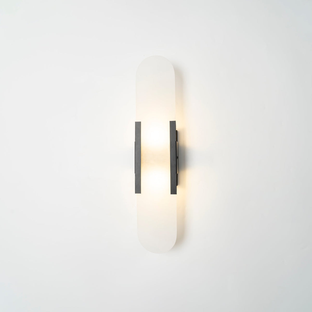 Veo Luxury Alabaster Wall Lamp - Neutralighting