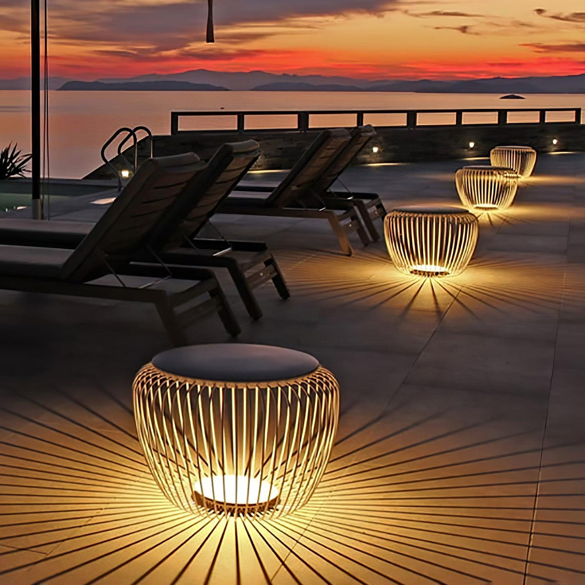 Perenis Metal Lamp-Moonnatur