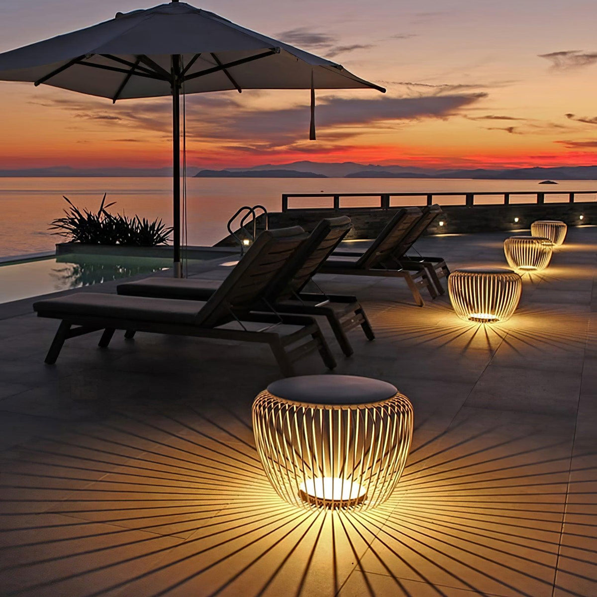 Perenis Metal Lamp-Moonnatur