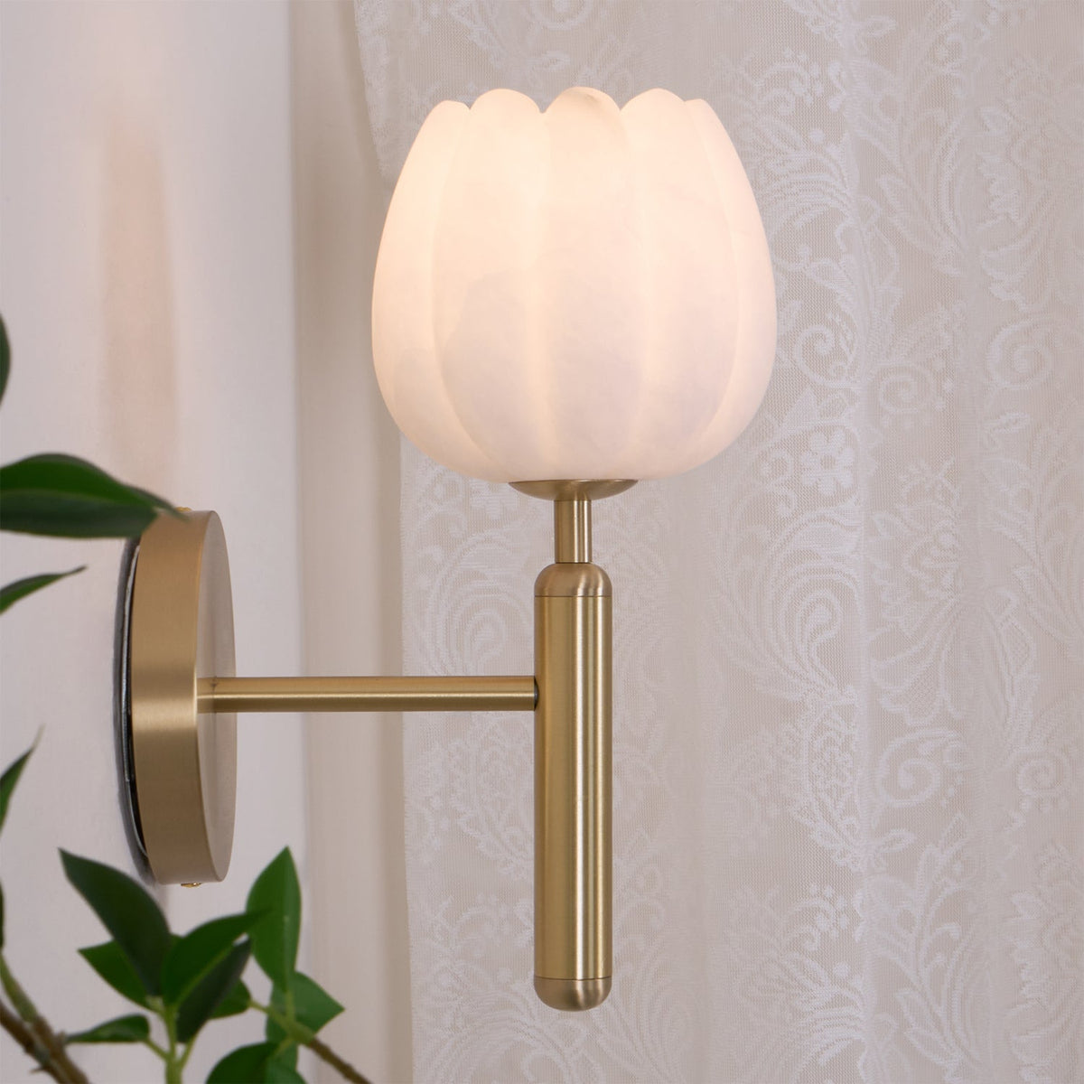 Kiranis Alabaster Wall Light-Moonnatur