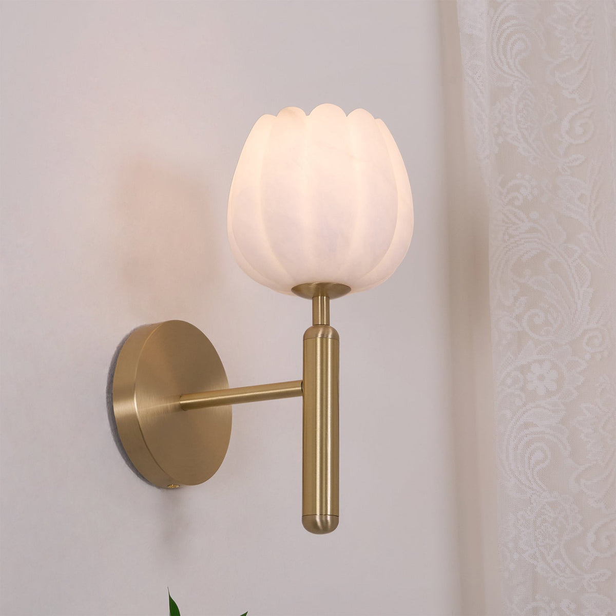 Galdenevia Alabaster Wall Light-Moonnatur