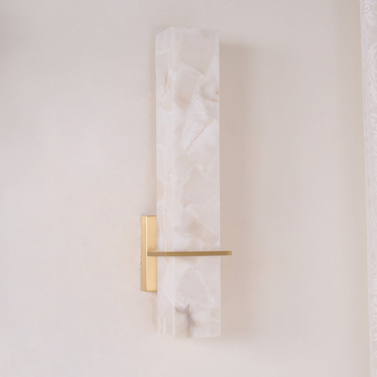 Dunselwyn Alabaster Wall Light-Moonnatur
