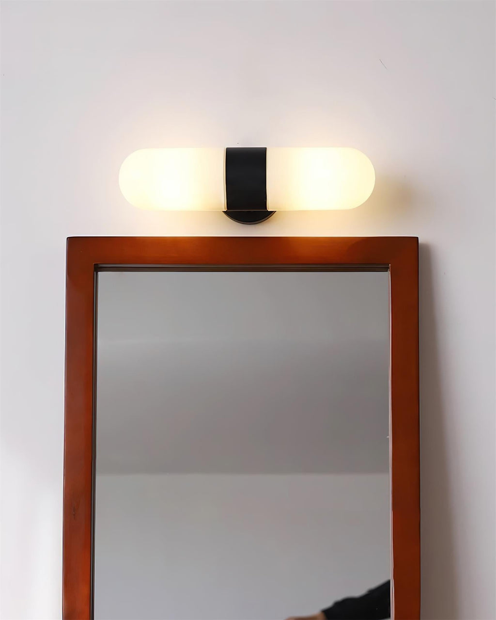Ashengrove Glass Wall Light-Moonnatur