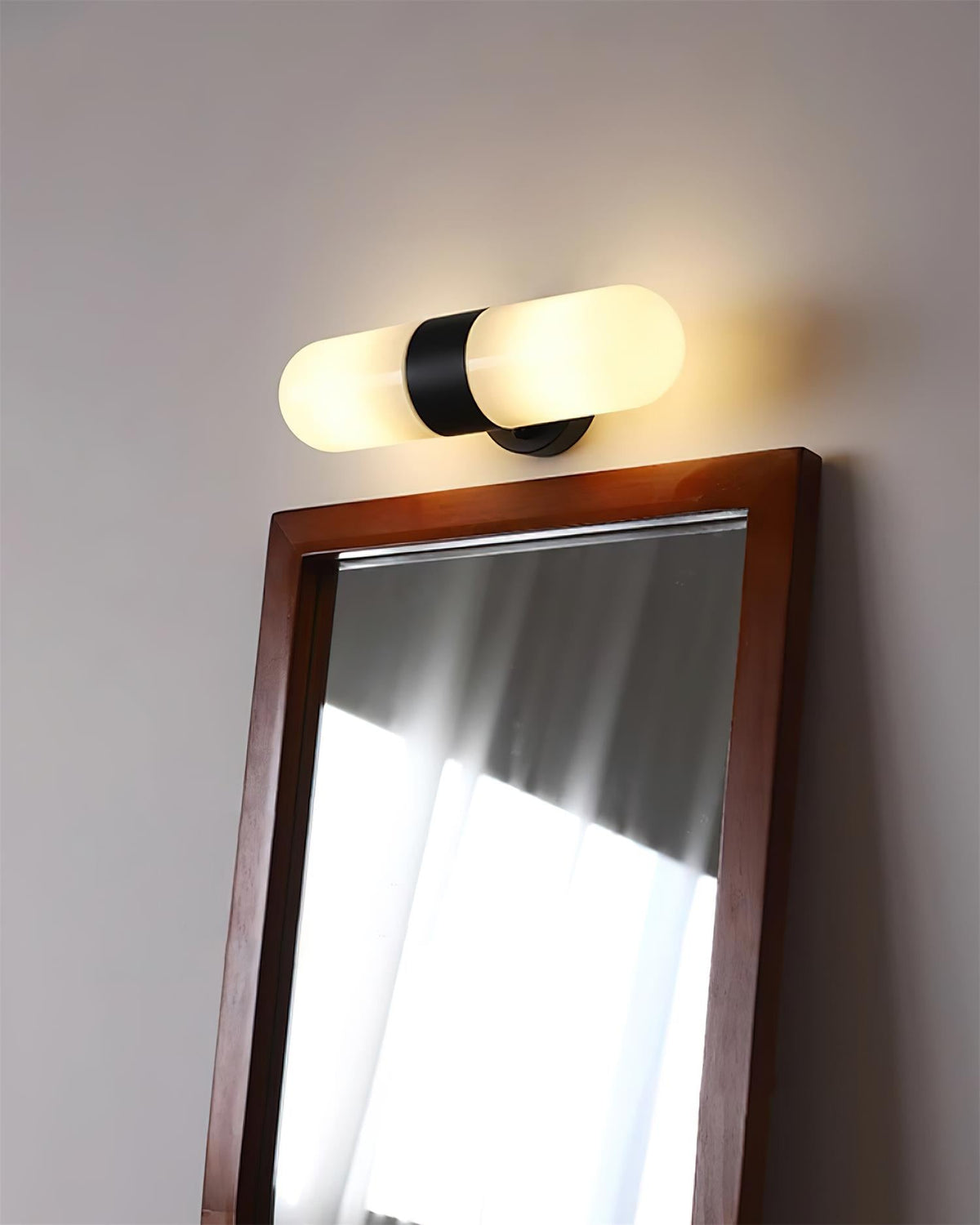 Ashengrove Glass Wall Light-Moonnatur