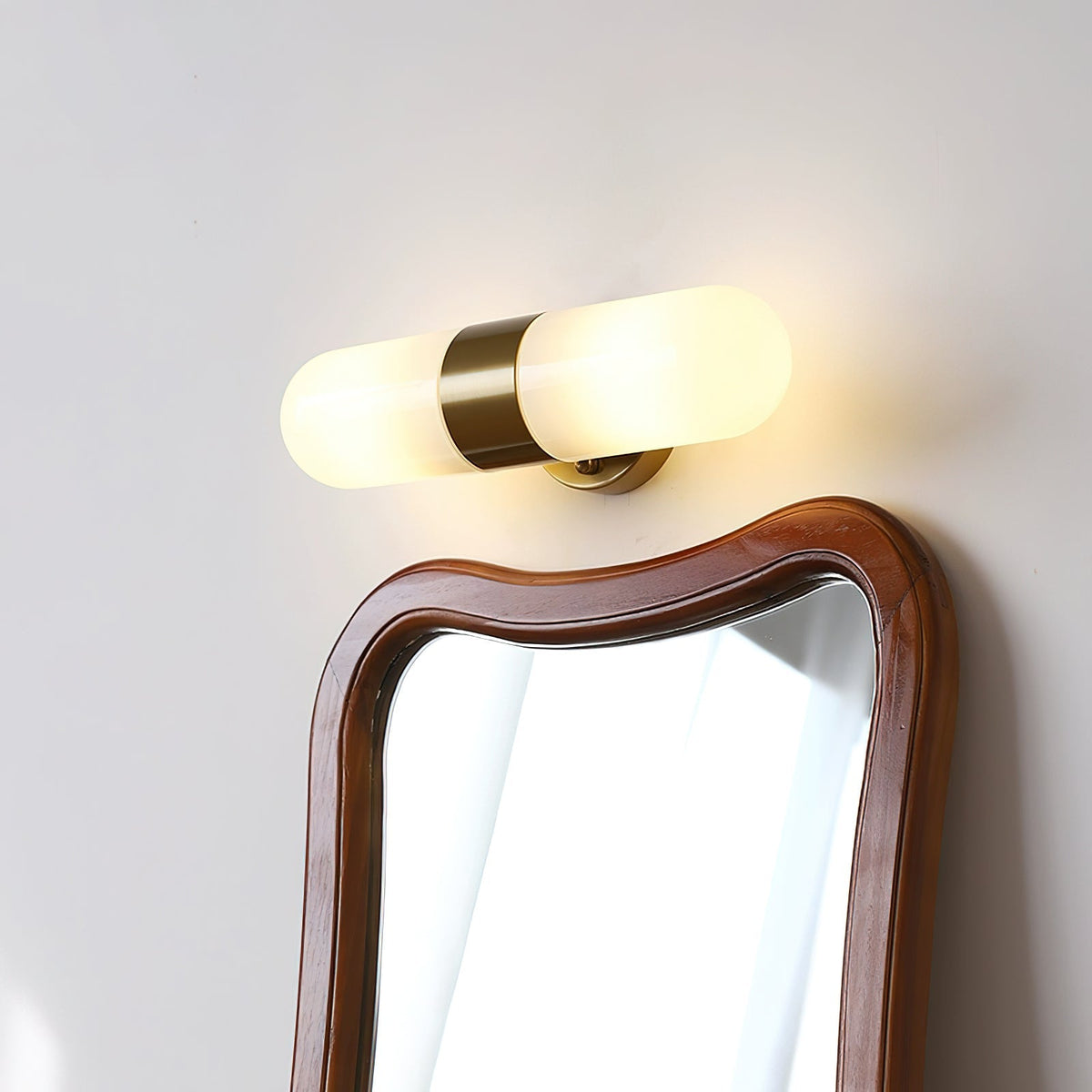 Ashengrove Glass Wall Light-Moonnatur