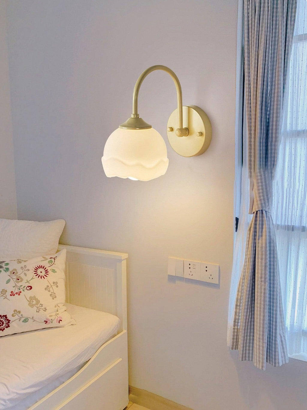 Rosis Glass Wall Light-Moonnatur