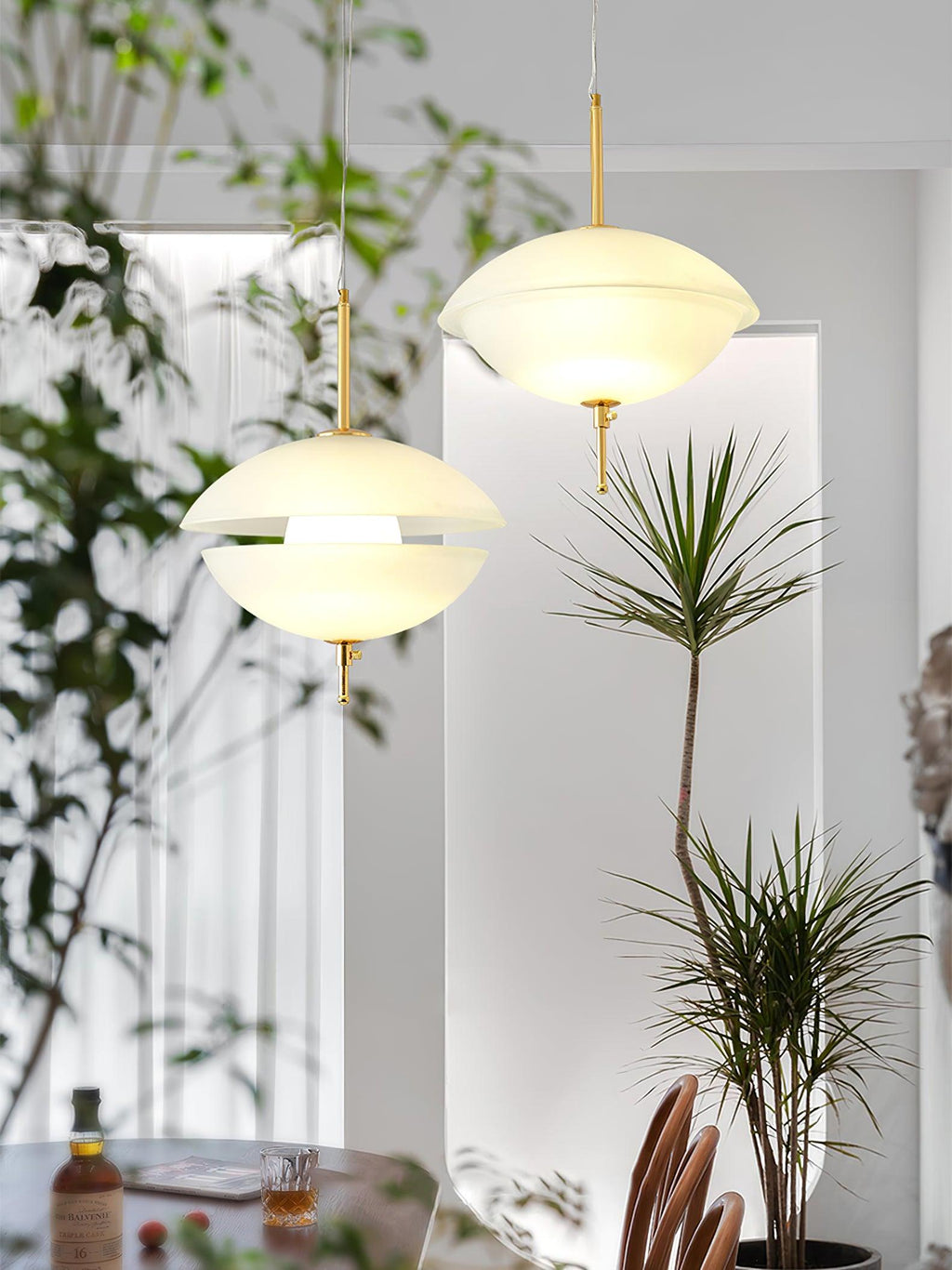 Ravina Glass Pendant Light-Moonnatur