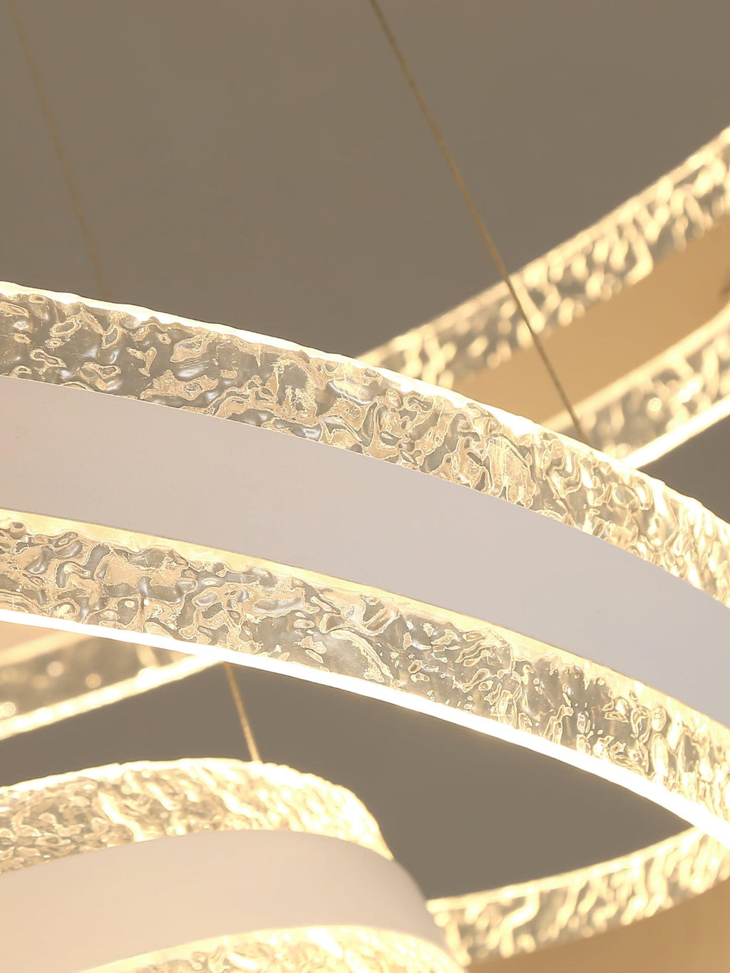Kovenn Acrylic Chandelier-Moonnatur