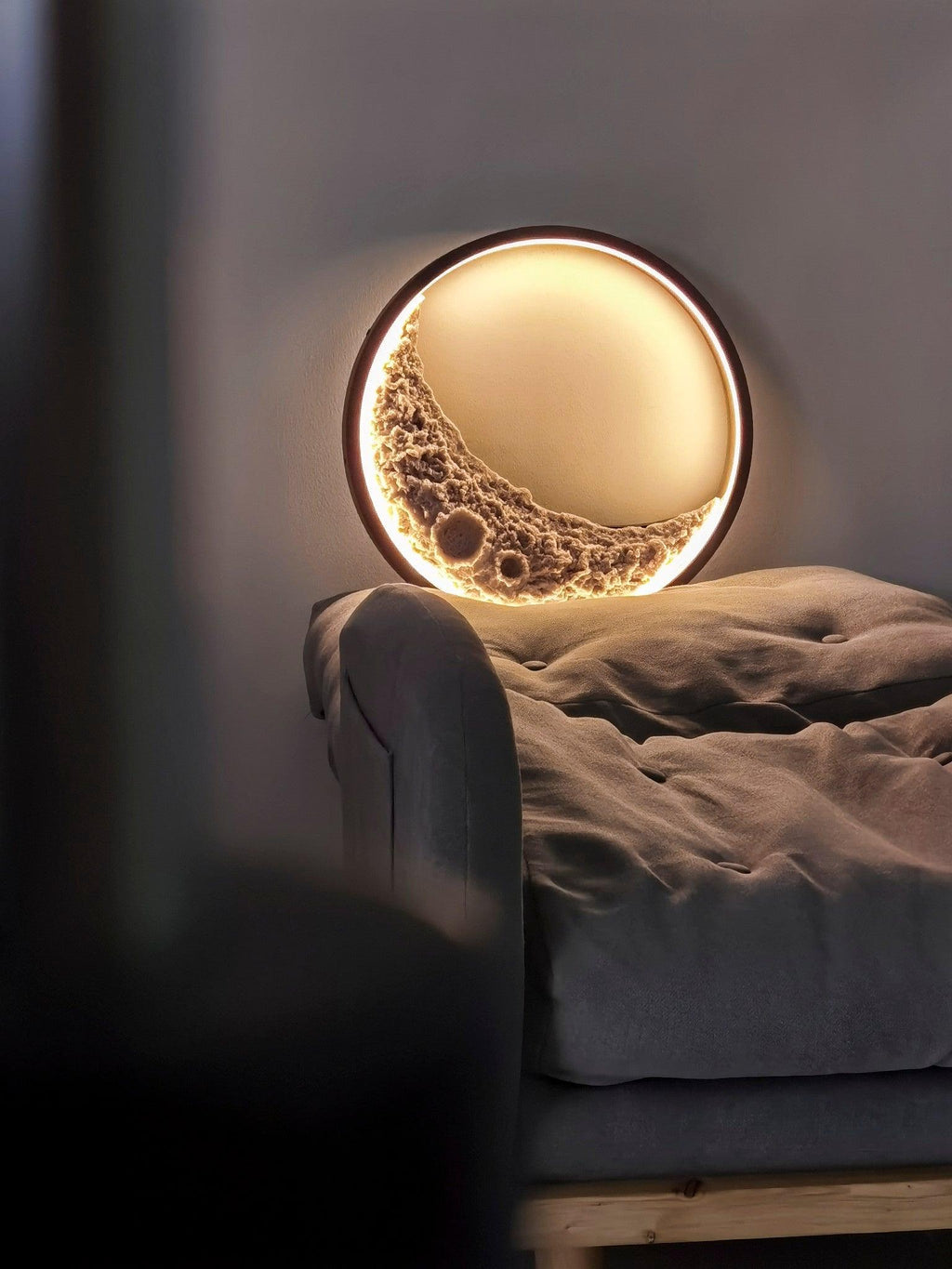 Alwynlyn Resin Wall Light-Moonnatur