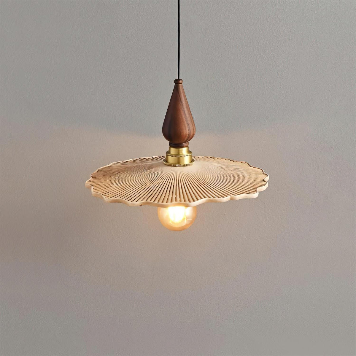 Yarrelrose Resin Pendant Light-Moonnatur