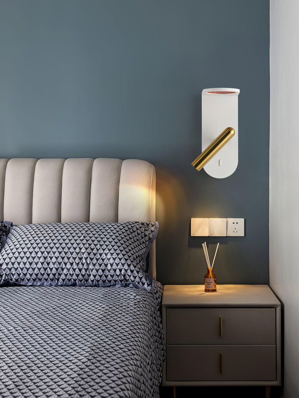 Xerenora Aluminium Wall Light-Moonnatur