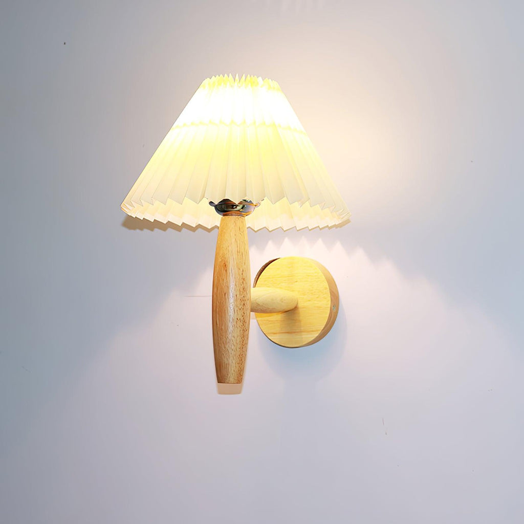 Islenenora Oak Wood Wall Light-Moonnatur