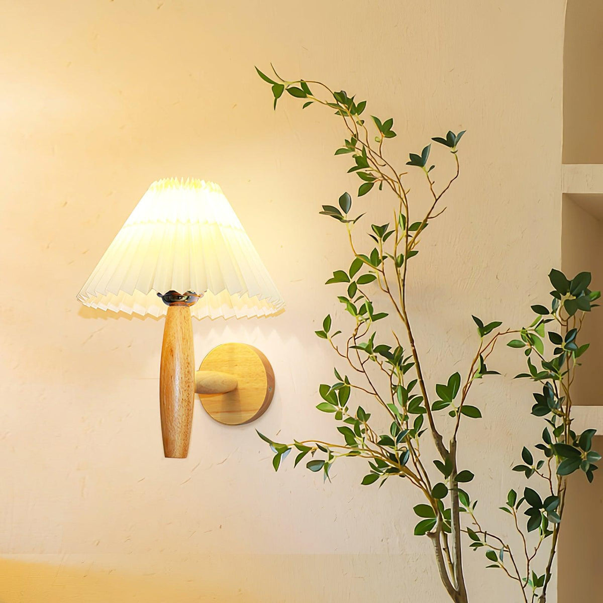 Islenenora Oak Wood Wall Light-Moonnatur
