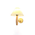 Islenenora Oak Wood Wall Light-Moonnatur